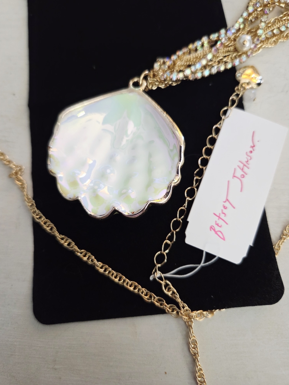 NWT Betsey Johnson Long Clam Shell Necklace - Picture 6 of 6
